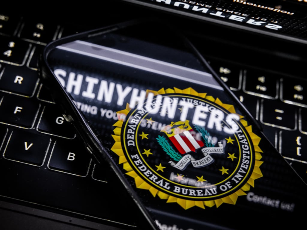 Hakerska grupa ShinyHunters tvrdi da je ukrala podatke hiljada zaposlenih u FBI-u