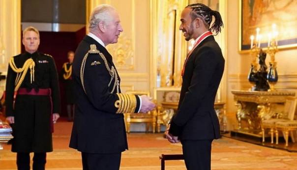 Hamilton dobio veliko priznanje od princa Charlesa nakon dramatičnog poraza u Formuli 1