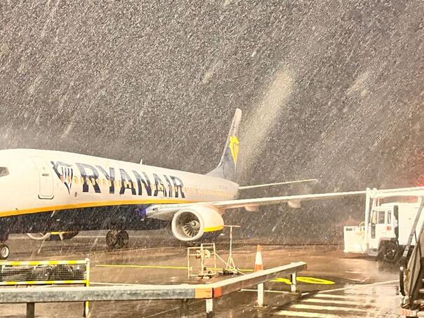 Haos na aerodromima širom Evrope, putnici spavali na hodnicima