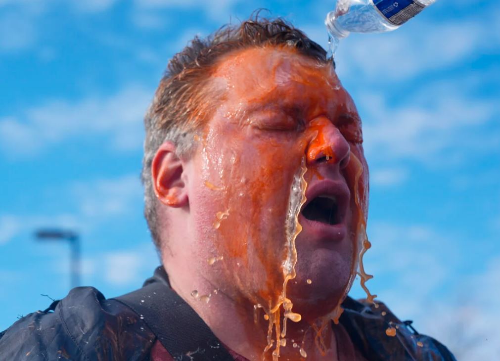 Haos u Minneapolisu se ne smiruje: Agenti ICE-a bacili suzavac na građane