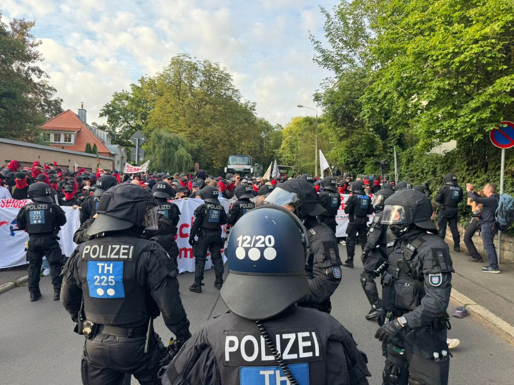 Haos u Njemačkoj: Hiljade blokirale skup AfD-a, policija intervenisala