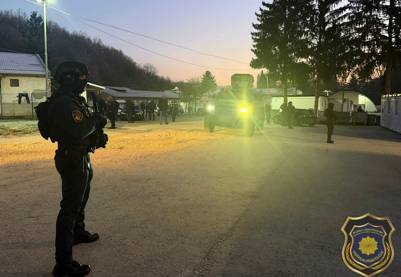 Hapšenja u migrantskom kampu u Blažuju