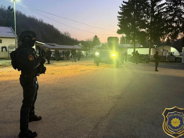 U migrantskom kampu u Blažuju uhapšen bandit zloglasne grupe