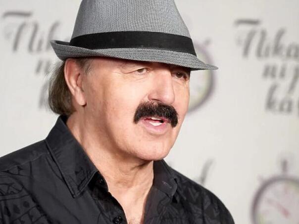 Haris Džinović ima novi savjet: Djevojke se love po danu, a dogovaraju za navečer