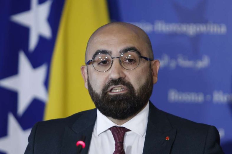 Hasanović: Pozadina ostavke Save Minić zapravo je planirano zaduženje RS