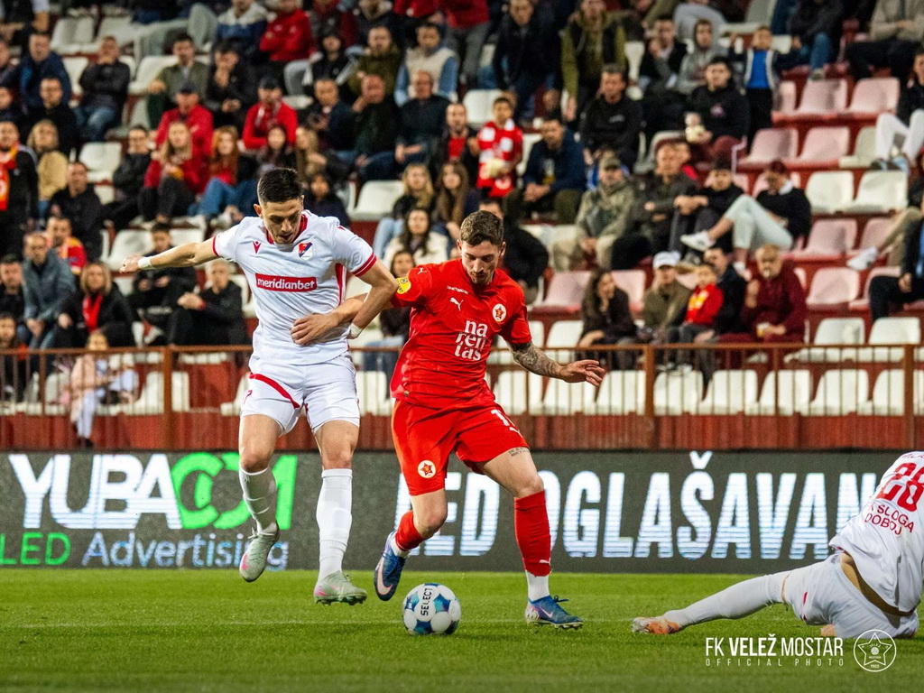 Hat-trick Šarića, Velež jednom nogom u finalu Kupa!