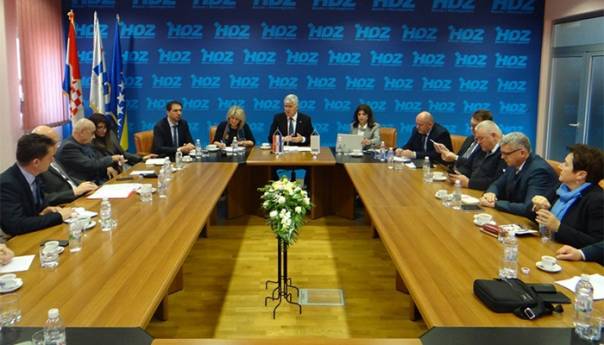 HDZ: Insistiramo na održavanju sjednice Parlamenta FBiH