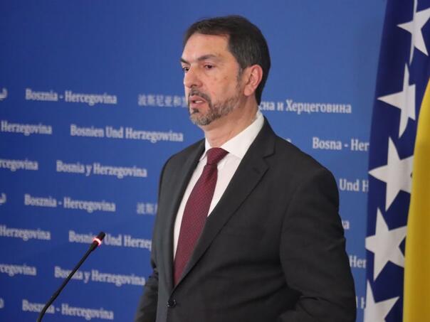 HDZ opet traži da se "crnolistašima" plata isplaćuje u gotovini