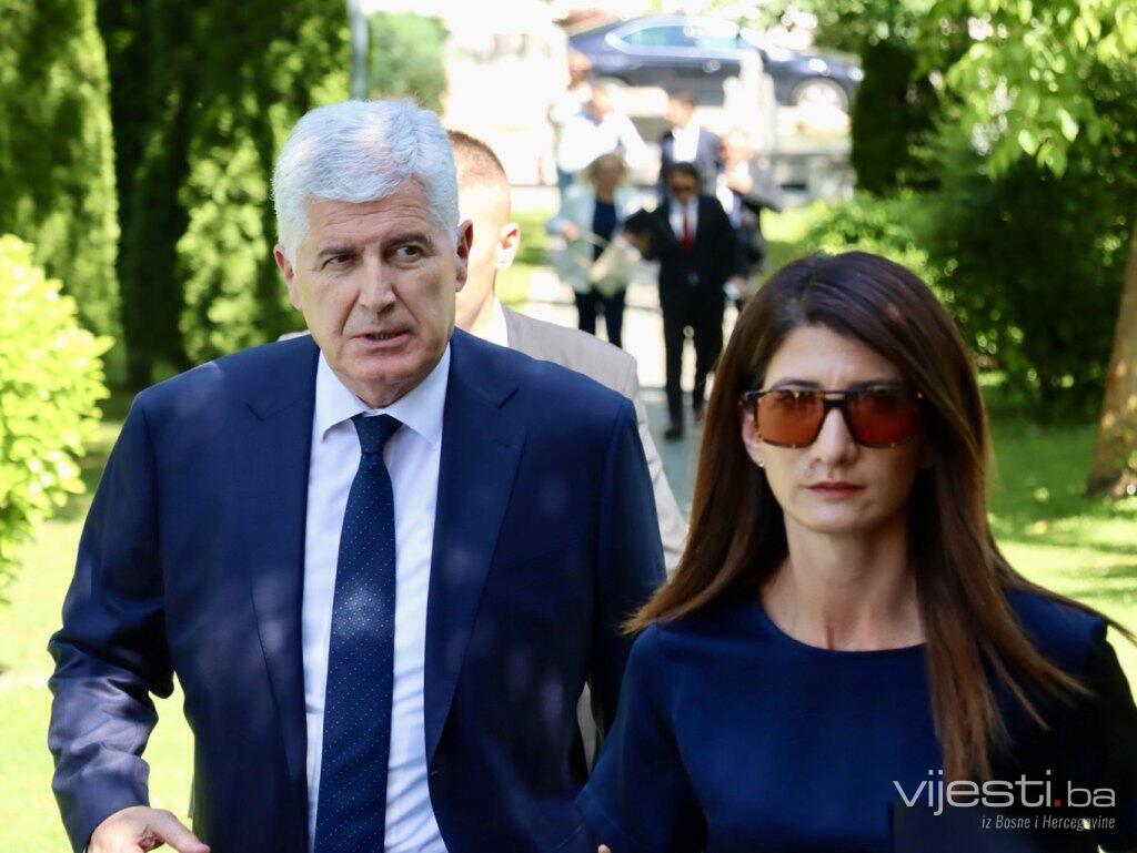 HDZ sutra o koalicijama: "Zna se, SNSD"