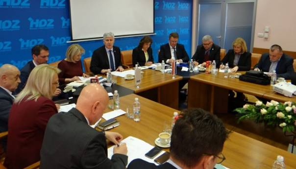 HDZ uslovljavanjem formiranja Vlade FBiH blokira EU put BiH