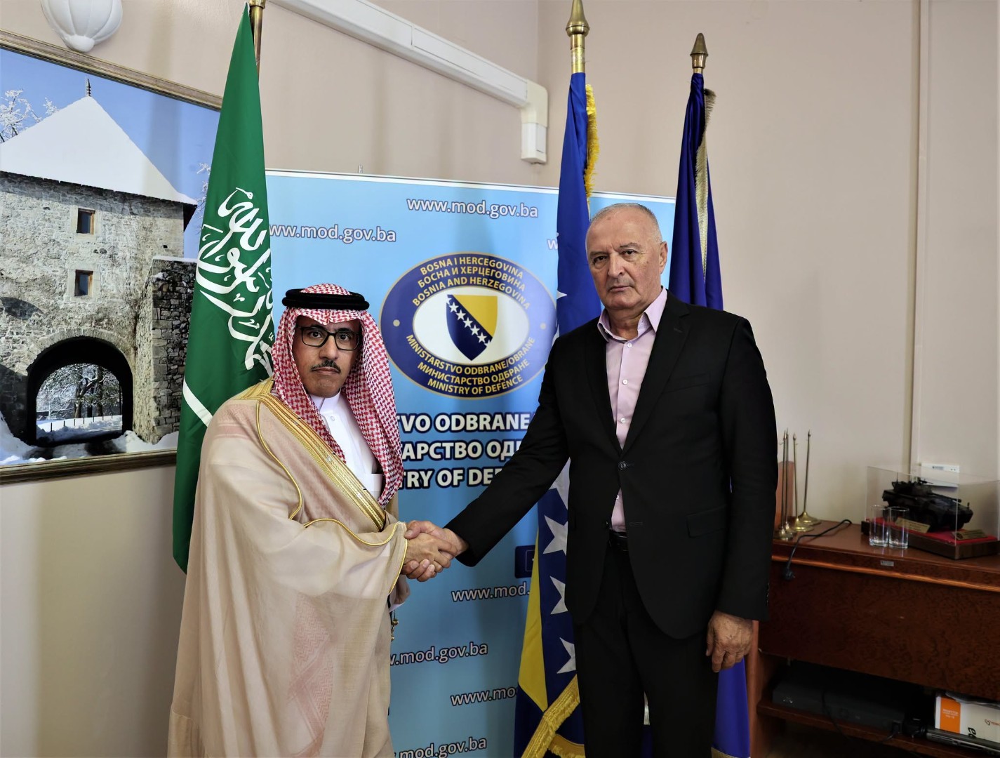 Helez i ambasador Saudijske Arabije o unapređenju odbrambene i sigurnosne saradnje