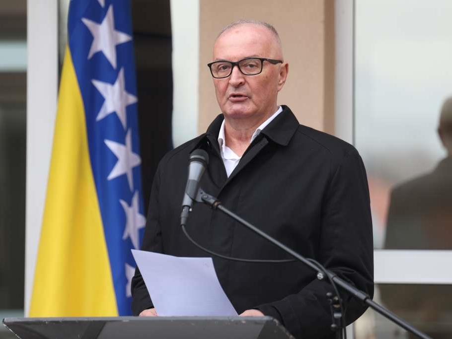 Helez: Njemačka uložila oko 480.000 eura u obnovu logističke baze u kasarni Butila