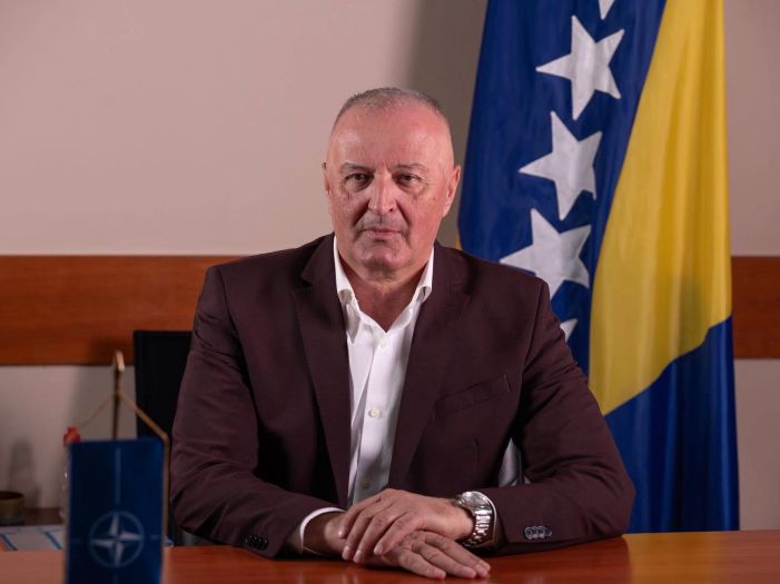 Helez poručio studentima: Suočite se genocidom u Srebrenici i opsadom Sarajeva
