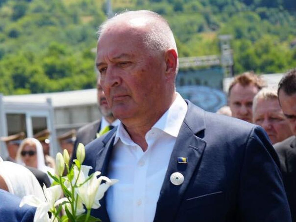 Helez uručio otkaze dvojici pripadnika OSBiH zbog veličanja zločinca Mladića