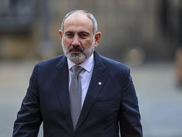 Helikopter sa armenskim premijerom morao prisilno sletjeti