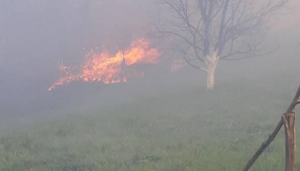 Helikopteri Oružanih snaga BiH sutra će gasiti požar u Tuzli