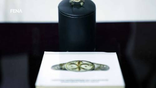 Heraldički prsten sa motivom časnog ljiljana kao pečat Bosanskog kraljevstva i Kotromanića