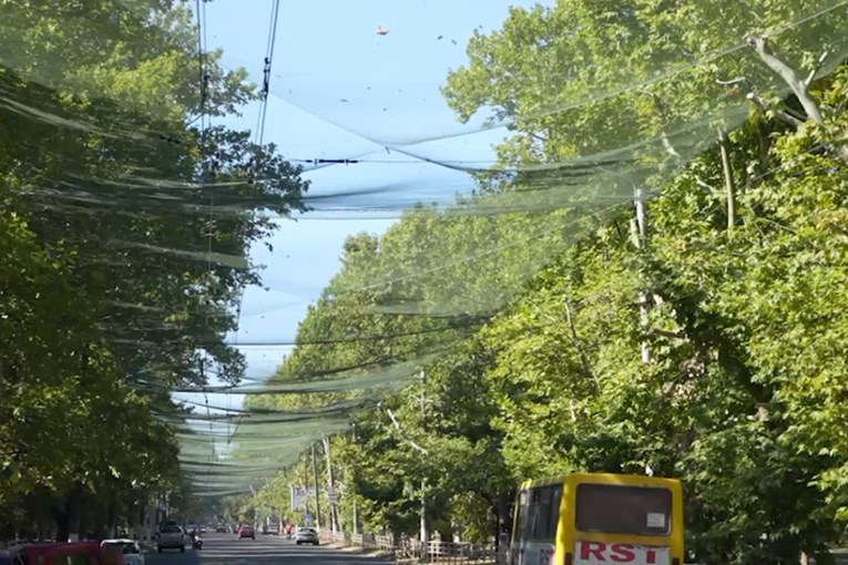 Herson, grad na liniji fronta: Život pod zemljom i mrežama protiv dronova