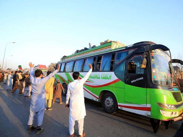 Hiljade pristalica Khana blokiraju autoputeve u znak protesta zbog rezultata izbora u Pakistanu