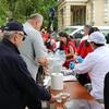Hiljadu porcija graha za Mostarce: Pogledajte kako se u gradu na Neretvi obilježio Prvi maj