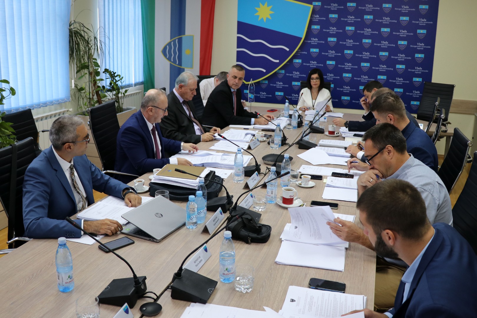 HNK izdvaja milione za građane: Veće plate u pravosuđu, udžbenici i pomoć mladima