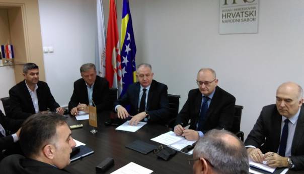 HNS: Hrvatska ima obvezu zaštite hrvatskog naroda u BiH