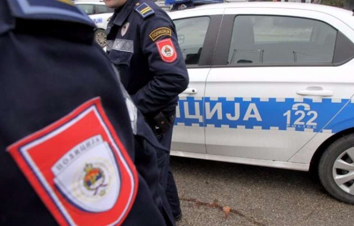 Horor u Bileći: Policajci zaustavili vozača pa ga pretukli, slomili mu nos, nogu...