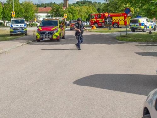 Horor u Švedskoj: Napadač s mačem upao u školu i ranio više ljudi