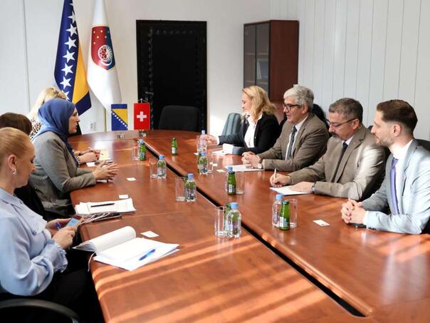 Hota‑Muminović sa delegacijom Kantona Graubünden o reformama obrazovanja