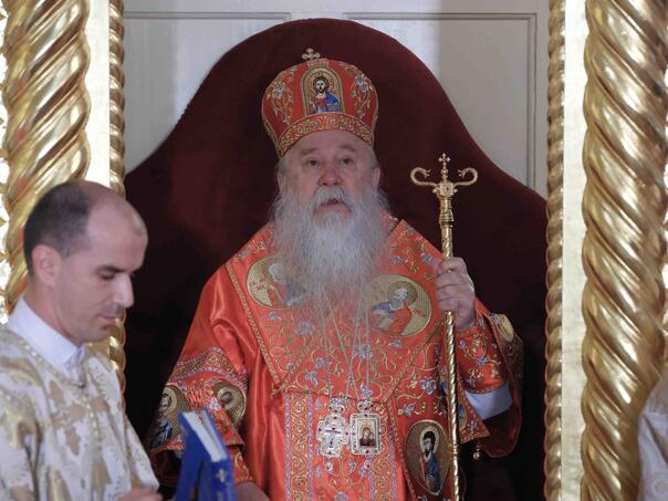 Hrizostom: Temelji mira su se potresli, molimo se za njega