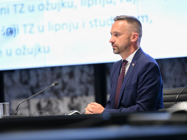 Hrvati u Srbiji će dobiti pola miliona eura pomoći