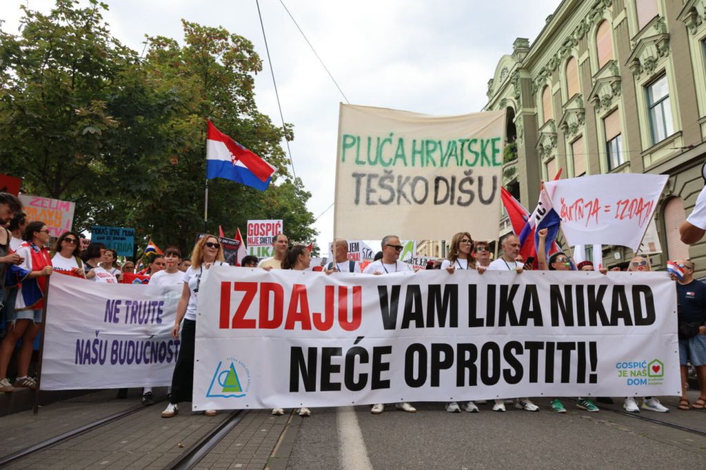 Hrvatska na nogama: Desetine hiljada ljudi protestuje zbog Like