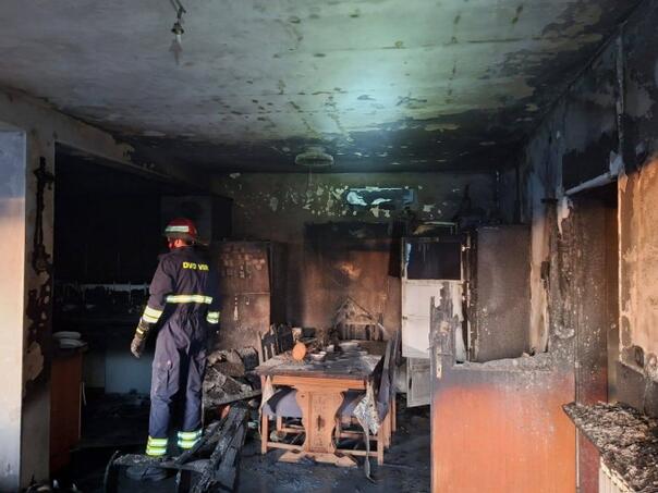 Hrvatska: Lampice na jelki izazvale požar u kući u Viru