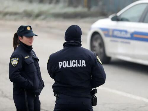 Hrvatska: Muškarac htio pregaziti policajce automobilom