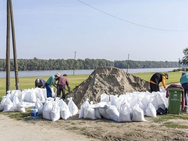 Hrvatska se sprema za poplave: Postavljaju se nasipi, službe na terenu