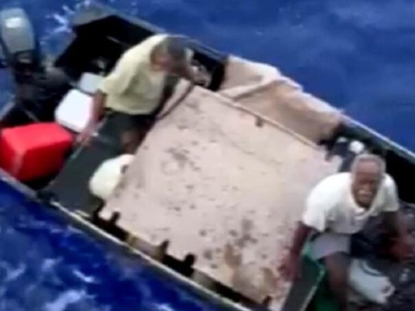 Hrvatski pomorci spasili ljude koji su mjesec dana plutali Pacifikom bez hrane i vode