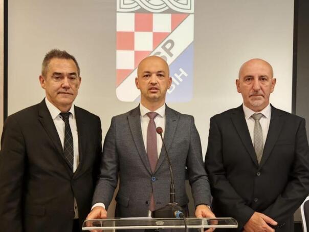 HSP BiH: Trivić traži zabranu Thompsona, a šuti o četnicima i negiranju genocida