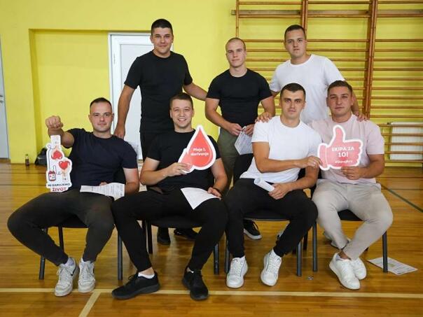 Humanitarna akcija FMUP-a: Kadeti i službenici Policijske akademije darovali krv