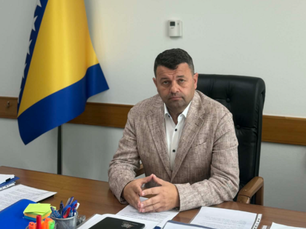 Hurtić: Neću šutjeti dok se poziva na rušenje džamija