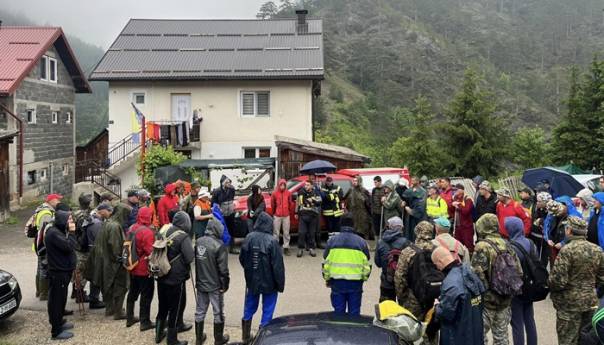 I dalje u toku potraga za nestalim u Olovu, pronađena sjekira