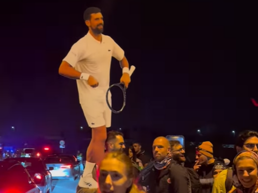 I "Novak Đoković" stigao u Novi Sad: Pogledajte detalj iz kolone koji je oduševio sve