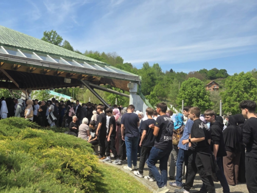 Ilidžanski osnovci posjetili Memorijalni centar Srebrenica – Potočari