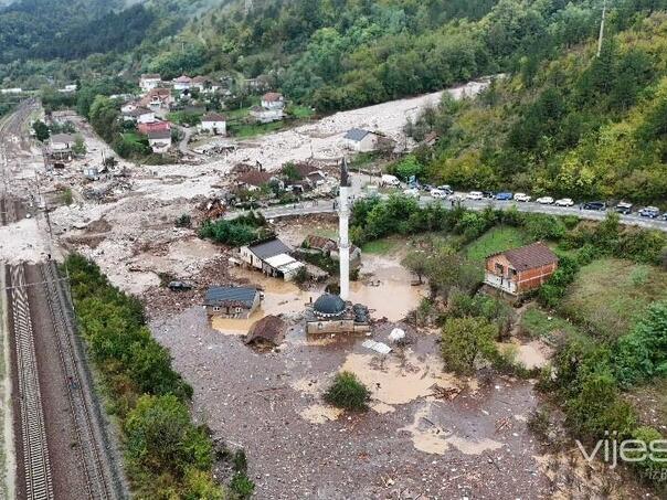 Imam Jahić apelovao na pomoć u pripremi mezara za žrtve poplava u Jablanici