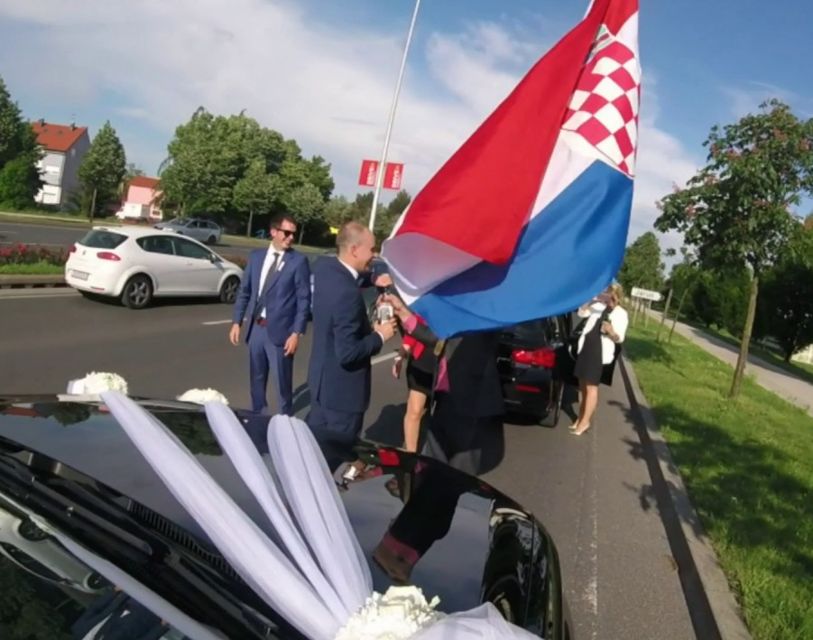 Imoćani sankcionisani zbog "driftanja" u svadbenoj koloni u Grudama