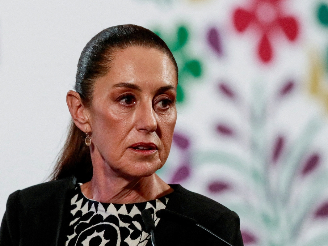 Incident u Meksiku: Muškarac pokušao poljubiti i dodirnuti predsjednicu Sheinbaum