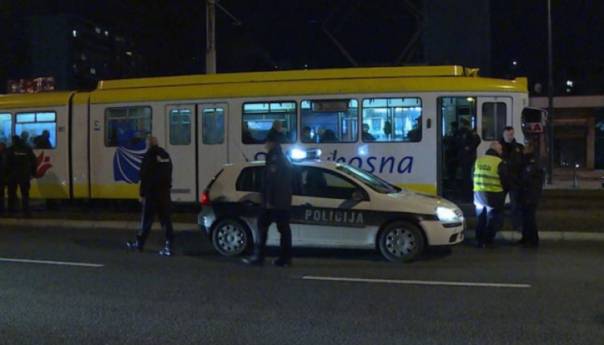 Incident u Sarajevu: Nožem napao revizore