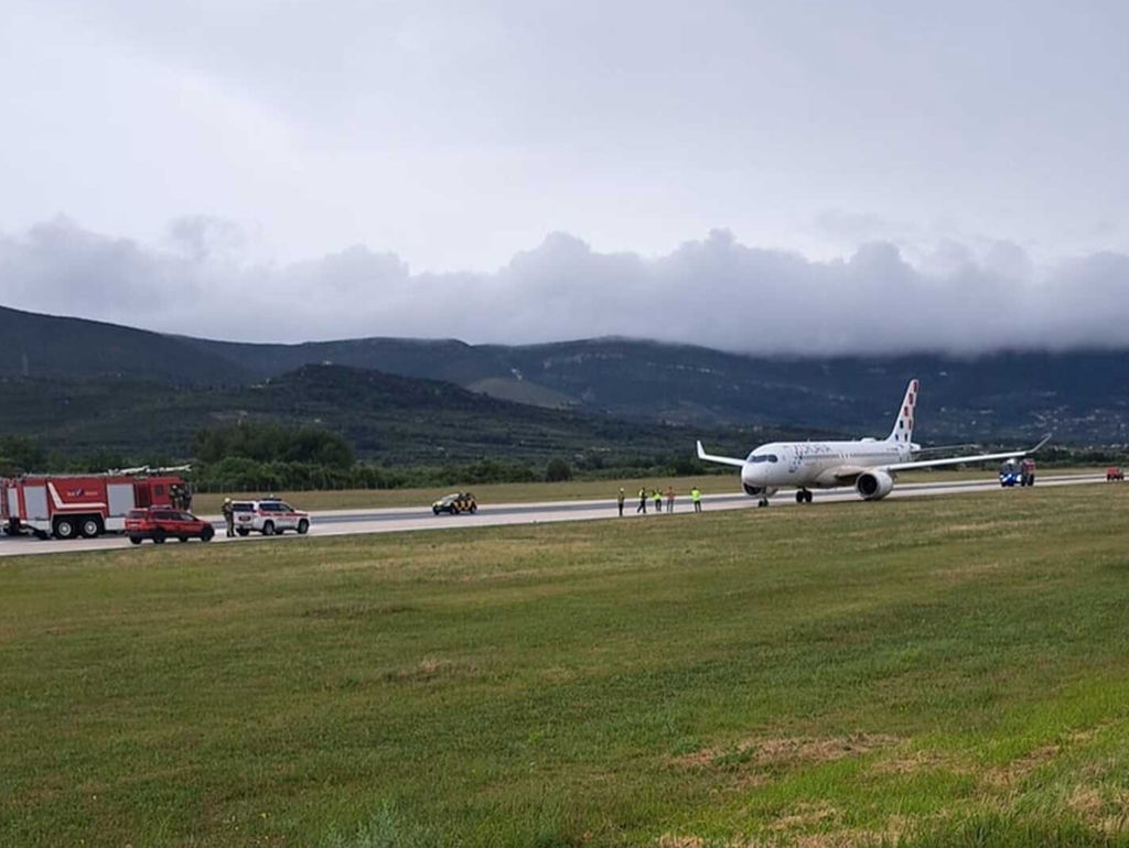 Incident u Splitu: Avion Croatia Airlinesa izletio sa piste