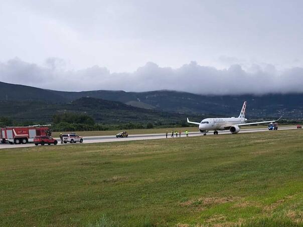 Incident u Splitu: Avion Croatia Airlinesa izletio sa piste
