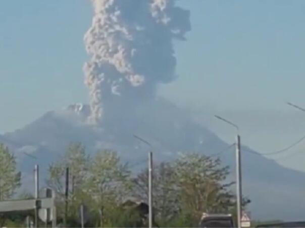 Indonezijski vulkan Marapi eruptirao, vlasti izdale hitno upozorenje