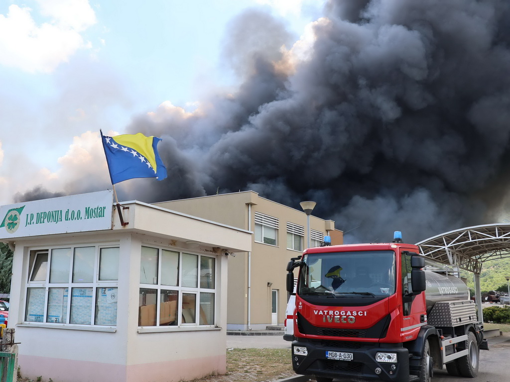 Interventnih 300.000 KM za otklanjanje štete uzrokovane požarom na deponiji Uborak